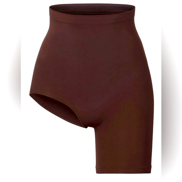 SKIMS Seamless Sculpt Solution Short 4X Jasper/ Bronze |Right Leg Exposed  NWOT - Picture 1 of 5